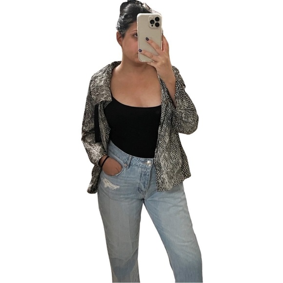 CHICO'S Nylon Oversized Snake Print Windbreaker Hoodie Jacket Sz 4 - Picture 3 of 7